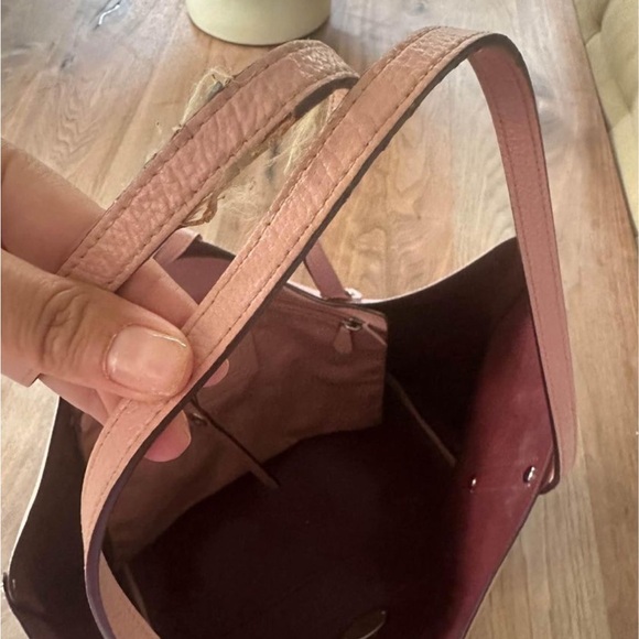 GUC Coach leather market tote in pink - Picture 2 of 3